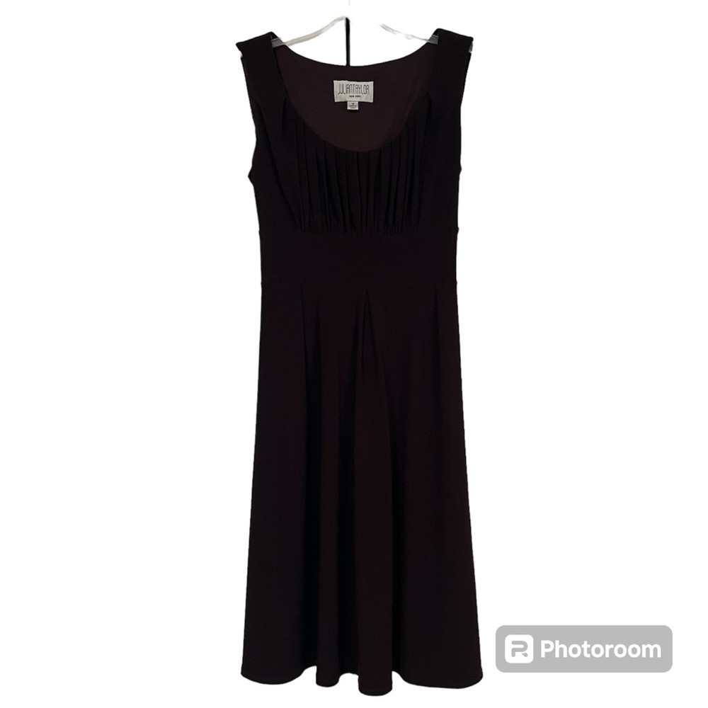 NWOT Julian Taylor New York size 10 women’s chocolate brown sleeveless dress